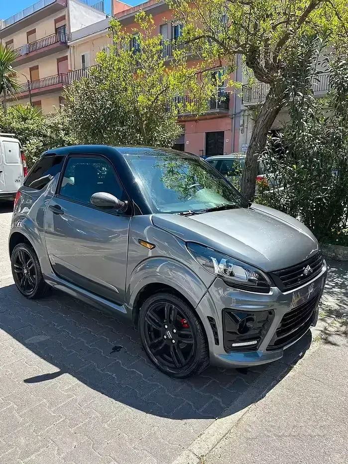 Begagnad Ligier JS50 2022 Halvkombi