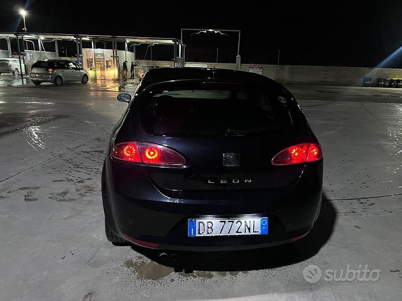 Usata Seat Leon 140 CV (102 kW) 2006 Nero Utilitaria