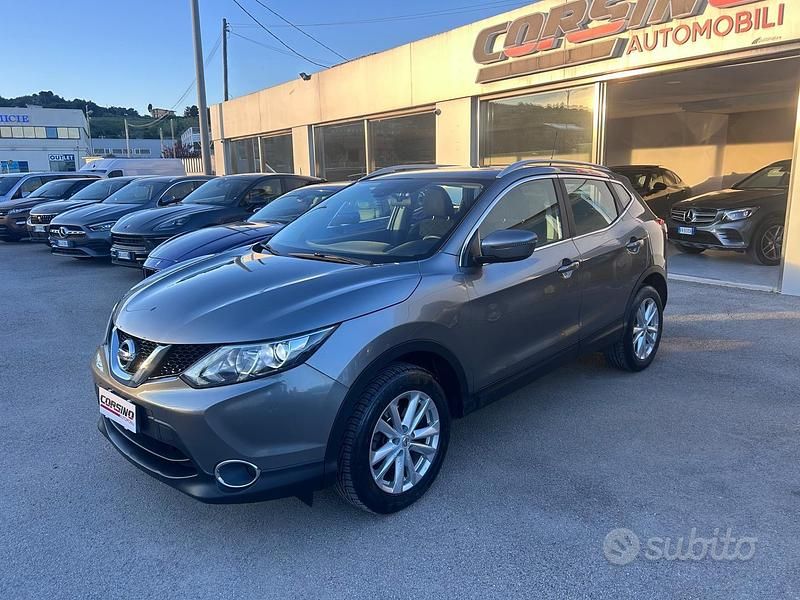 Usata Nissan Qashqai Tekna 131 CV (96 kW) 2017 Grigio SUV