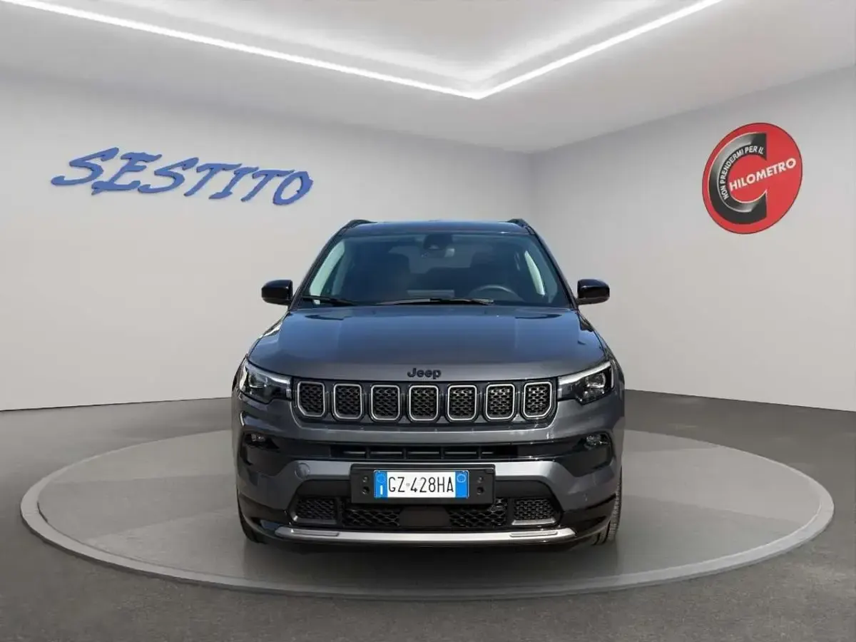 Usata Jeep Compass Summit 131 CV (96 kW) 2025 Grigio SUV