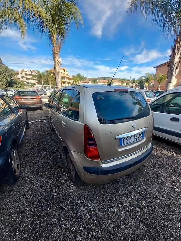 Gebraucht Lancia Musa 101 PS (74 kW) 2005 Gold Van / Kleinbus