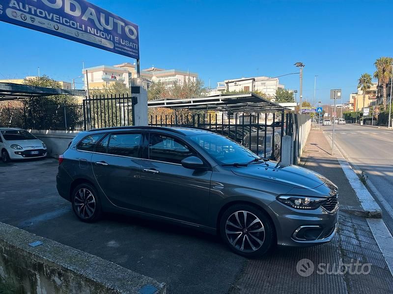 Grigio Usata 2016 Fiat Tipo Lounge Station wagon | 7900 € - Immagine 1/4