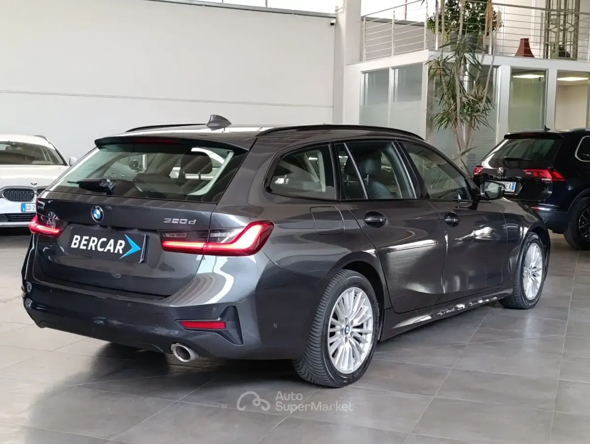 Usata BMW 325 Sport Line 190 CV (139 kW) 2020 Gray Station wagon