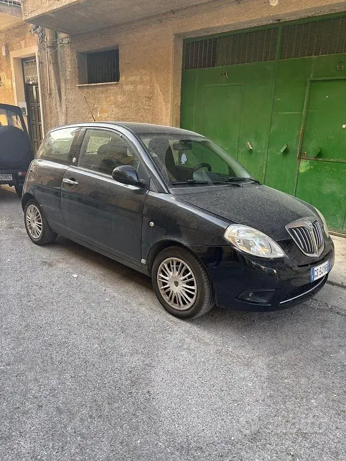 Usata Lancia Ypsilon 77 CV (56 kW) 2010 Nero Utilitaria