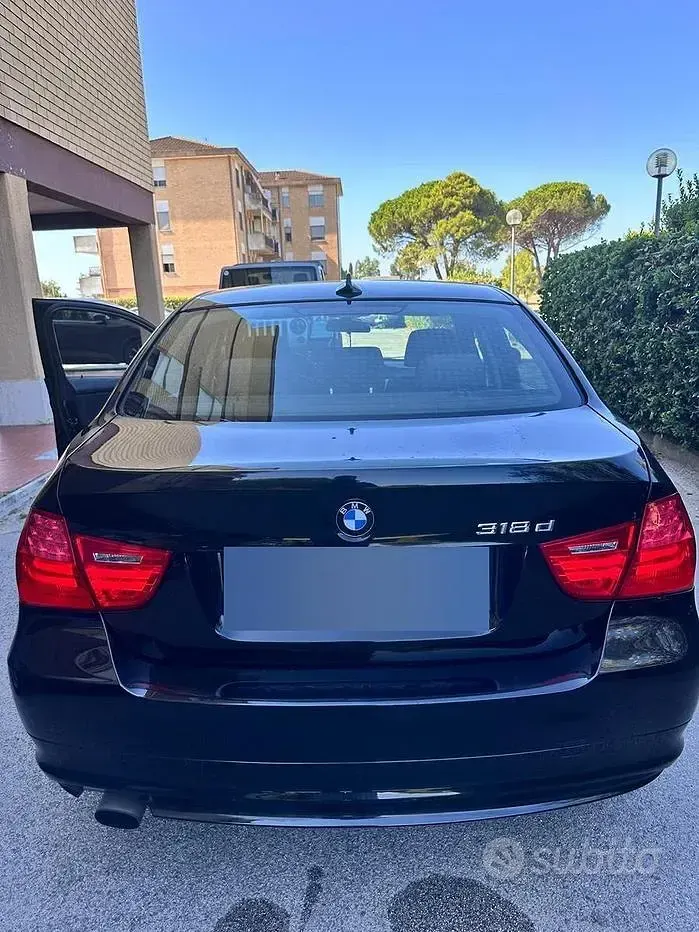 Usata BMW 318 143 CV (105 kW) 2013 Nero Berlina