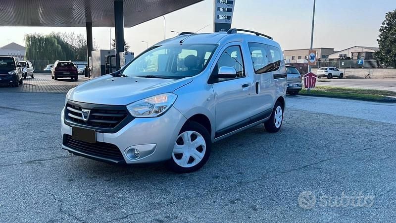 Argento Usata 2016 Dacia Dokker Furgone | 8900 € (Buon prezzo) - Immagine 1/4