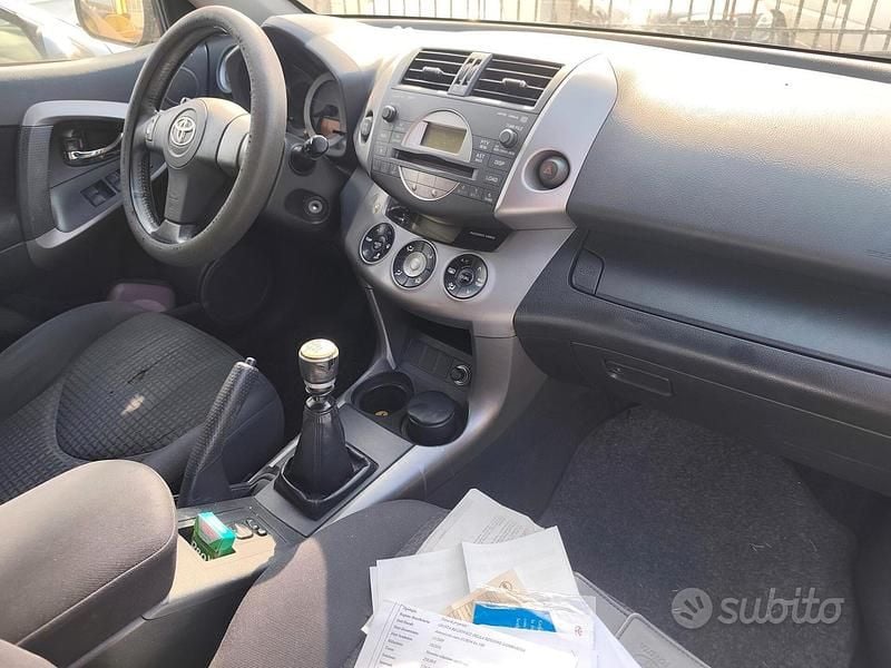 Usata Toyota RAV4 136 CV (100 kW) 2007 Blu SUV