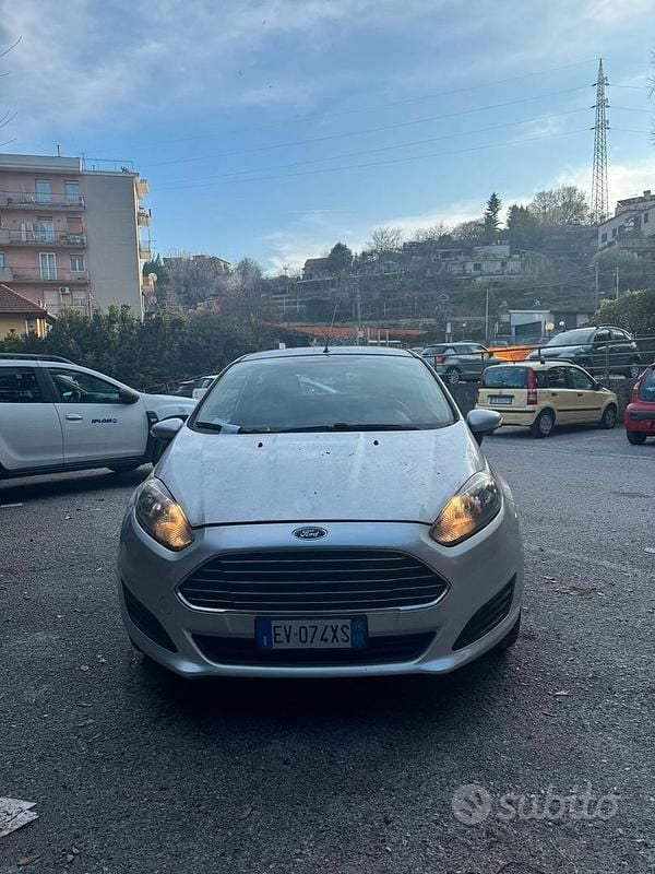 Grigio Usata 2014 Ford Fiesta Titanium Berlina | 3600 € (Ottimo prezzo) - Immagine 1/4