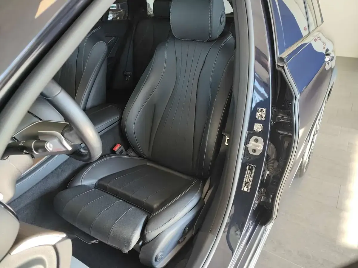 Usata Mercedes E220 All-Terrain Premium Plus 194 CV (142 kW) 2022 Blu/azzurro Station wagon