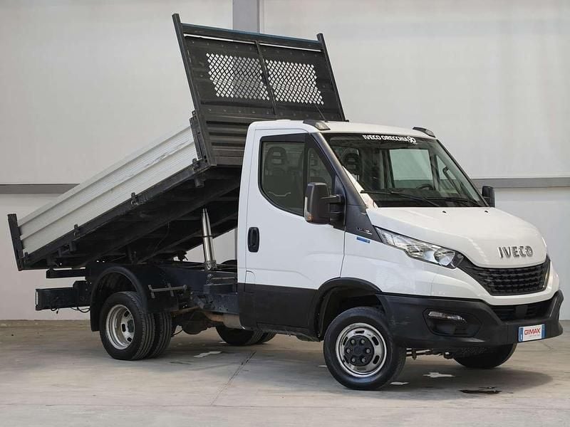 Usata Iveco Daily 136 CV (100 kW) 2021 Bianco Furgone