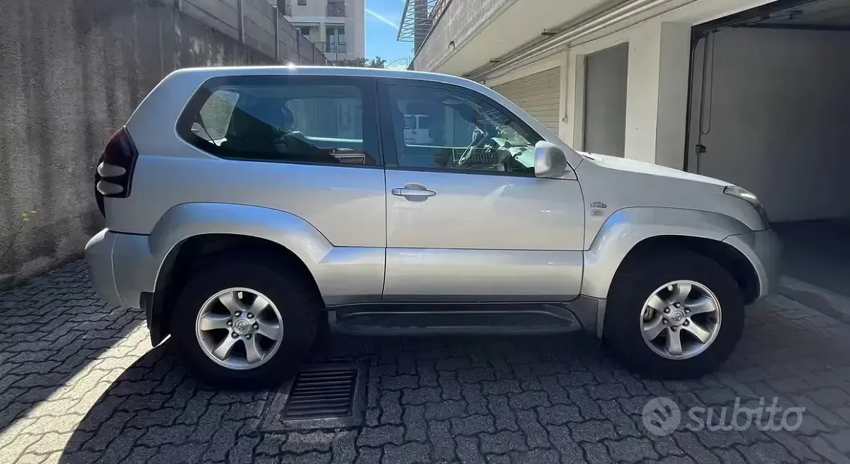 Usata Toyota Land Cruiser 166 CV (122 kW) 2004 Grigio SUV