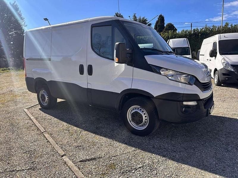 Usata Iveco Daily 116 CV (85 kW) 2017 Bianco Furgone
