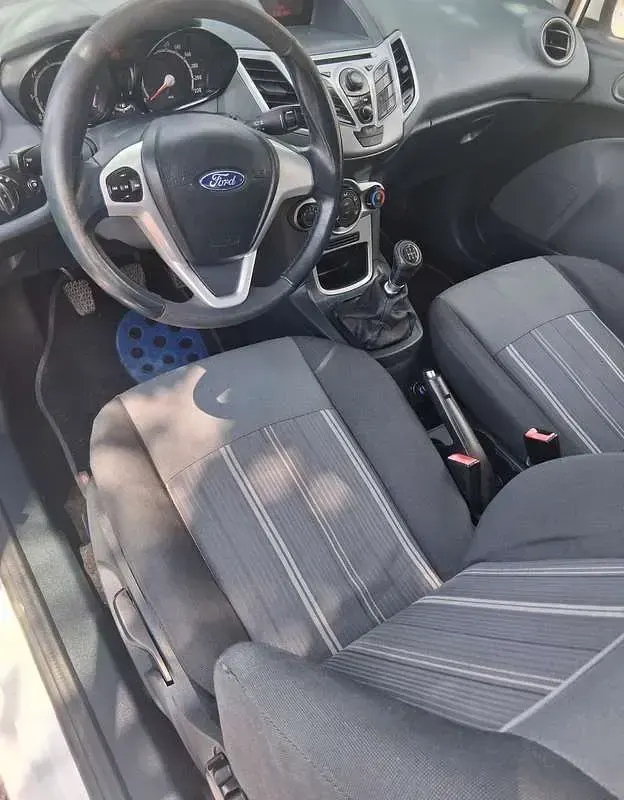 Usata Ford Fiesta Titanium 82 CV (60 kW) 2010 Berlina