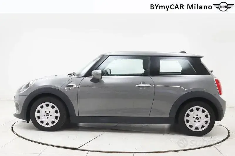 Usata Mini ONE 75 CV (55 kW) 2021 Nero Utilitaria