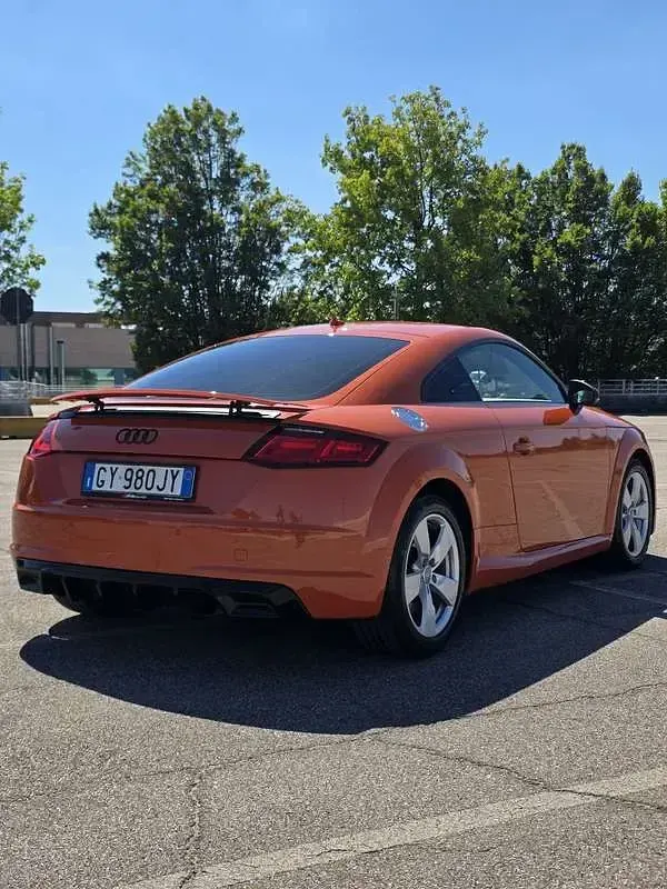 Usata Audi TT Ambiente 245 CV (180 kW) 2019 Arancione Coupé