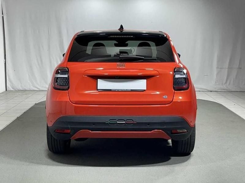 Usata Fiat 600 La Prima 101 CV (74 kW) 2023 Blu SUV
