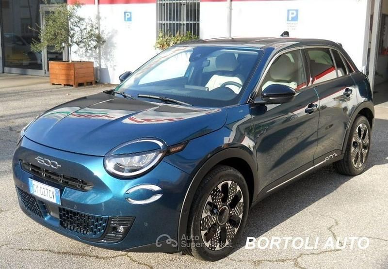Usata Fiat 600 La Prima 101 CV (74 kW) 2025 Verde SUV