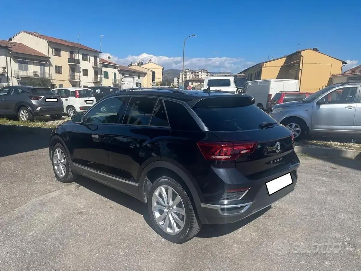 Usata VW T-Roc Advance 116 CV (85 kW) 2019 Nero SUV