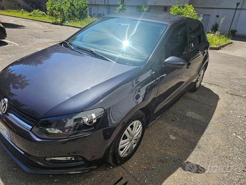 Grigio Usata 2016 VW Polo Trendline Tre volumi | 5000 € (Super prezzo) - Immagine 1/4