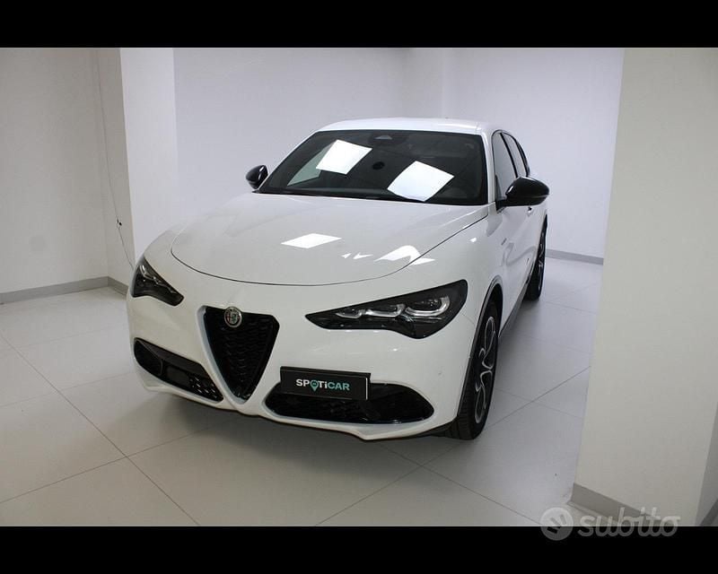 Usata Alfa Romeo Stelvio Veloce 210 CV (154 kW) 2024 Bianco SUV