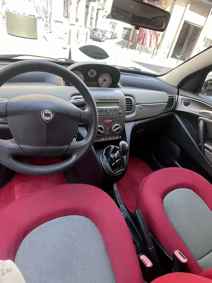 Usata Lancia Ypsilon 60 CV (44 kW) 2005 Rosso Utilitaria