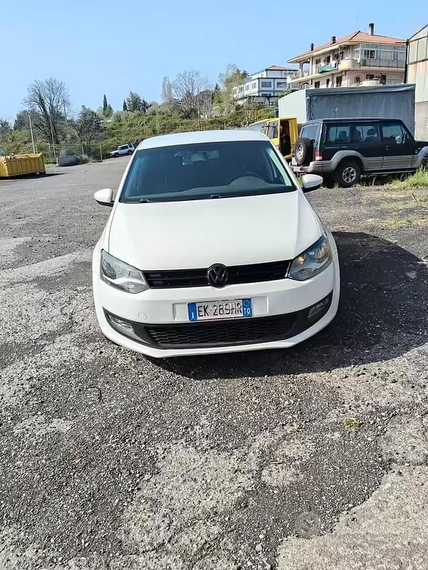 Usata VW Polo Comfortline 75 CV (55 kW) 2011 Bianco Utilitaria