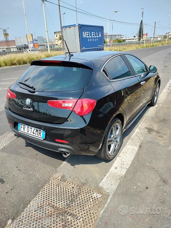 Usata Alfa Romeo Giulietta Sprint 150 CV (110 kW) 2016 Nero Utilitaria