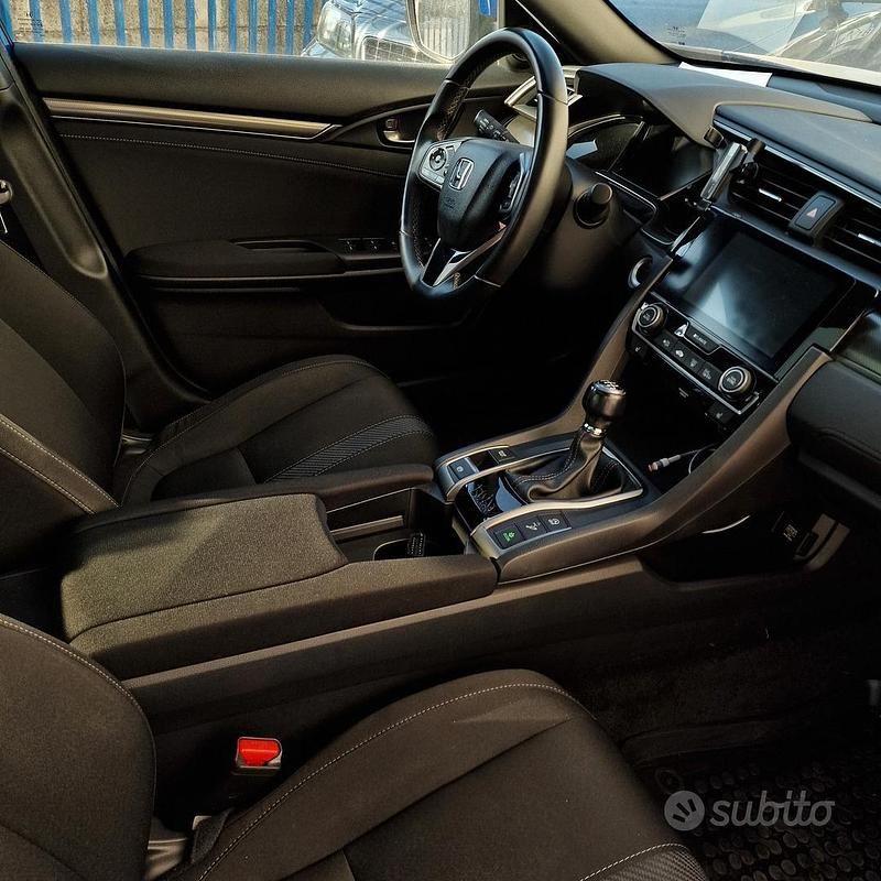 Usata Honda Civic Executive 2017 Blu Berlina