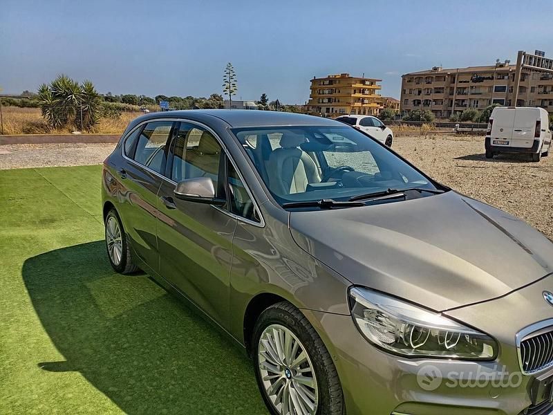 Usata BMW 218 Luxury Line 142 CV (104 kW) 2015 Marrone Station wagon