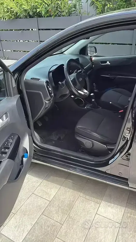 Gebraucht Kia Picanto 67 PS (49 kW) 2019 Schwarz Kleinwagen
