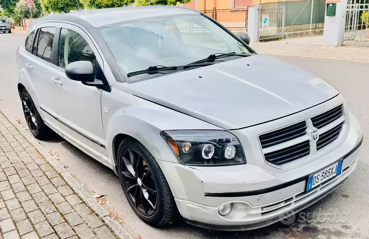 Usata Dodge Caliber SXT 140 CV (102 kW) 2008 Grigio Utilitaria