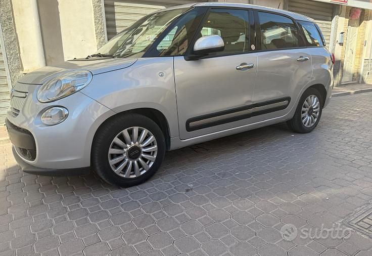 Grigio Usata 2015 Fiat 500 Living Tre volumi | 6300 € - Immagine 1/4