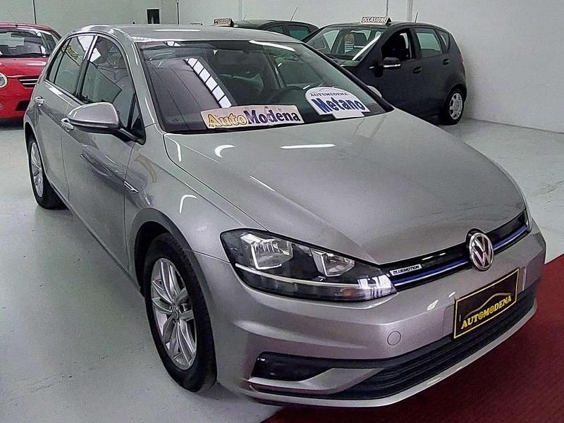 Usata VW Golf VIII 131 CV (96 kW) 2020 Argento Berlina