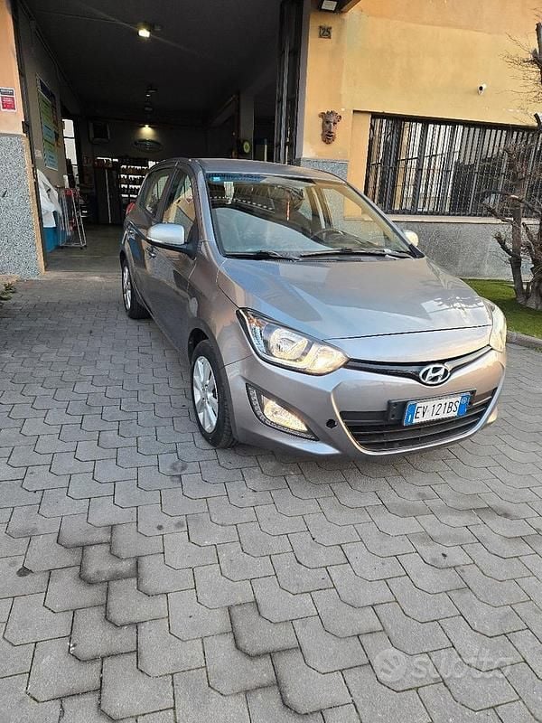 Usata Hyundai i20 2014 Grigio Utilitaria