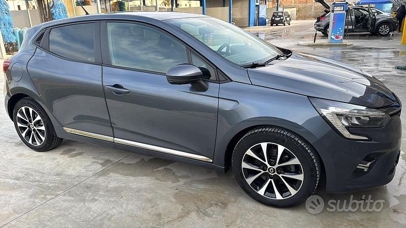 Usata Renault Clio V 86 CV (63 kW) 2021 Berlina