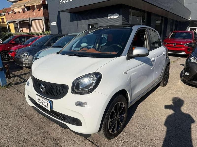 Begagnad Smart ForFour 71 HK (52 kW) 2015 Vit Halvkombi