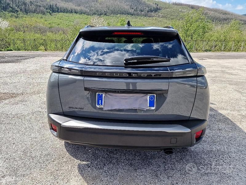 Usata Peugeot 2008 Allure 101 CV (74 kW) 2023 Grigio SUV