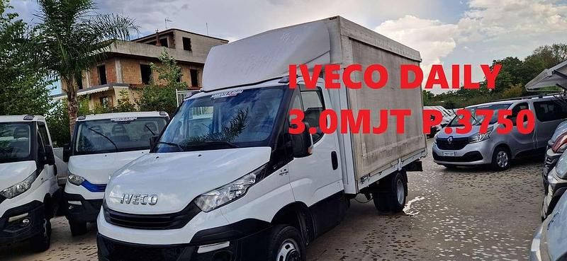 Bianco Usata 2018 Iveco Daily Furgone | 24.900 € (Cara) - Immagine 1/4
