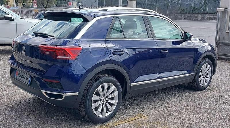 Usata VW T-Roc Advance 116 CV (85 kW) 2019 Atlantic blue met. SUV