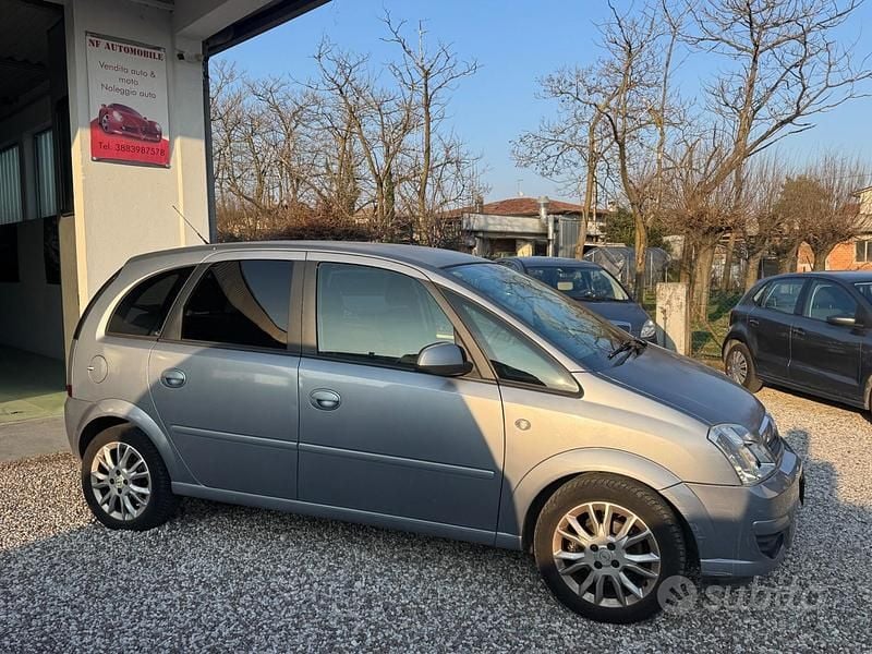 Usata Opel Meriva 90 CV (66 kW) 2009 Grigio Monovolume