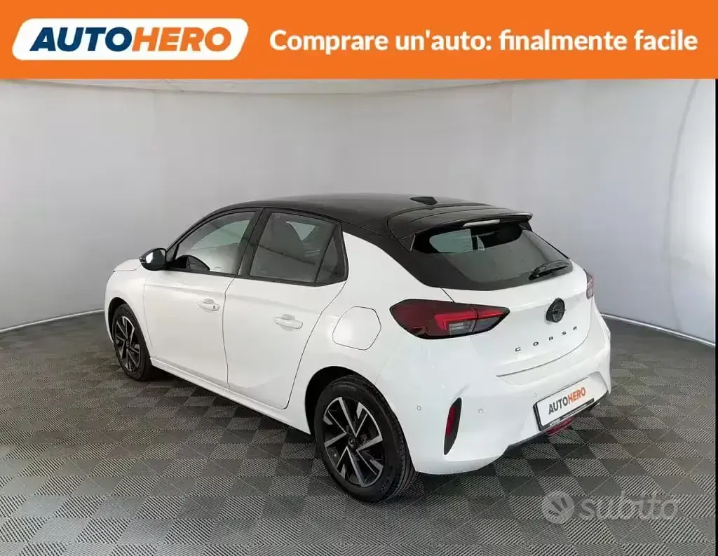 Usata Opel Corsa 101 CV (74 kW) 2024 Bianco Utilitaria