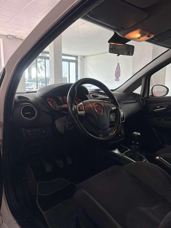 Usata Fiat Punto Lounge 69 CV (50 kW) 2014 Bianco Utilitaria
