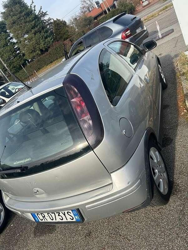 Usata Opel Corsa 69 CV (50 kW) 2004 Utilitaria