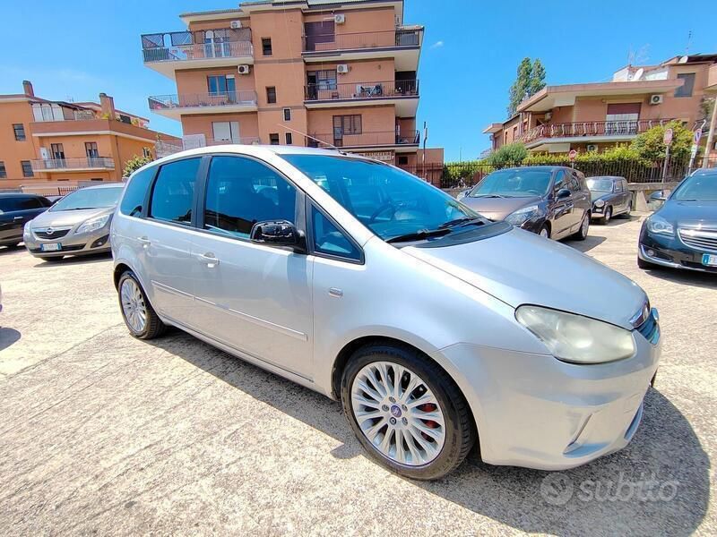 Usata Ford C-MAX Ghia 136 CV (100 kW) 2007 Argento Monovolume