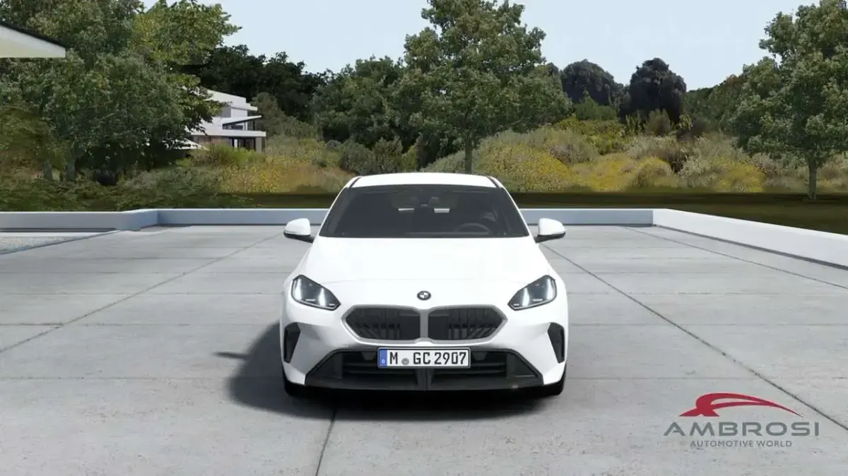 Nuova BMW 118 M Sport 150 CV (110 kW) 2026 Alpin white pastello Utilitaria
