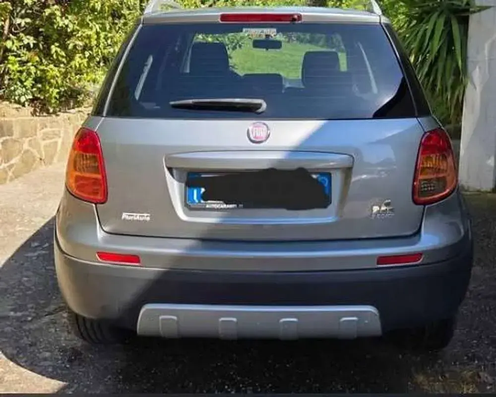 Usata Fiat Sedici Dynamic 135 CV (99 kW) 2012 Argento SUV