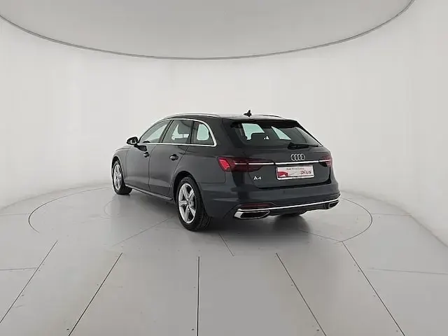 Usata Audi A4 Advanced Plus 163 CV (119 kW) 2024 Grigio manhattan metallizzato Station wagon