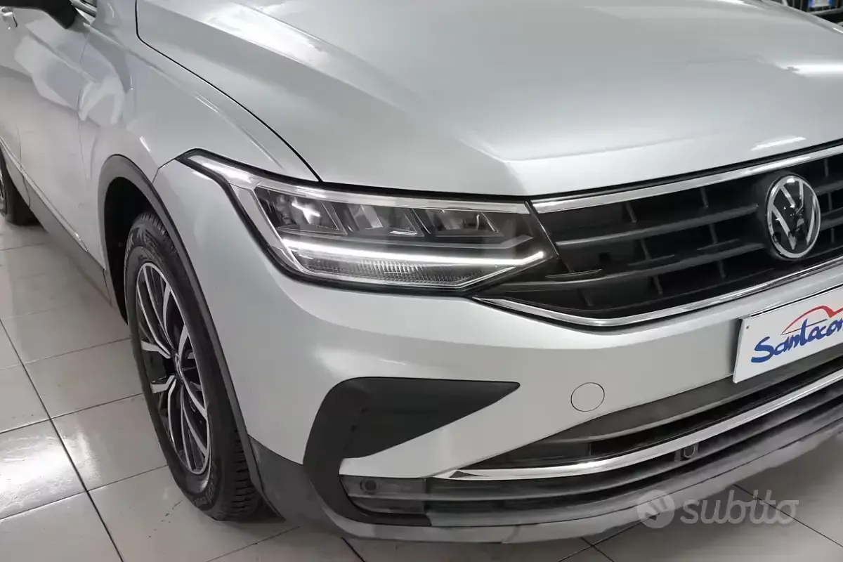 Usata VW Tiguan Life 122 CV (89 kW) 2022 Grigio SUV