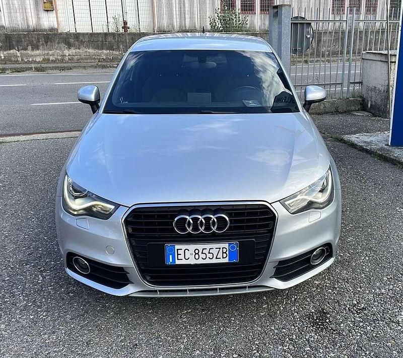 Usata Audi A1 Ambition 105 CV (77 kW) 2010 Argento Utilitaria