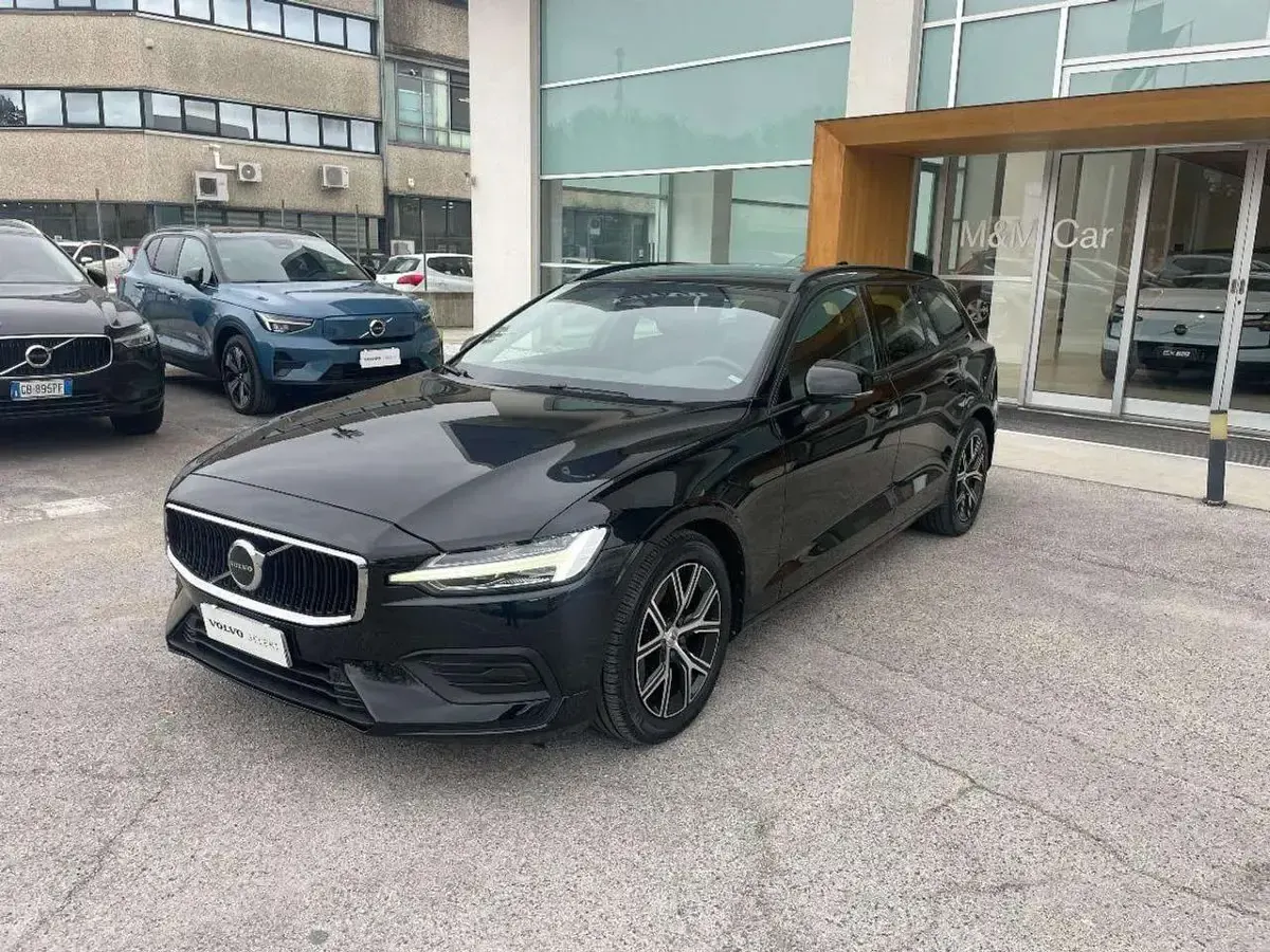 Usata Volvo V60 163 CV (119 kW) 2022 Nero Station wagon